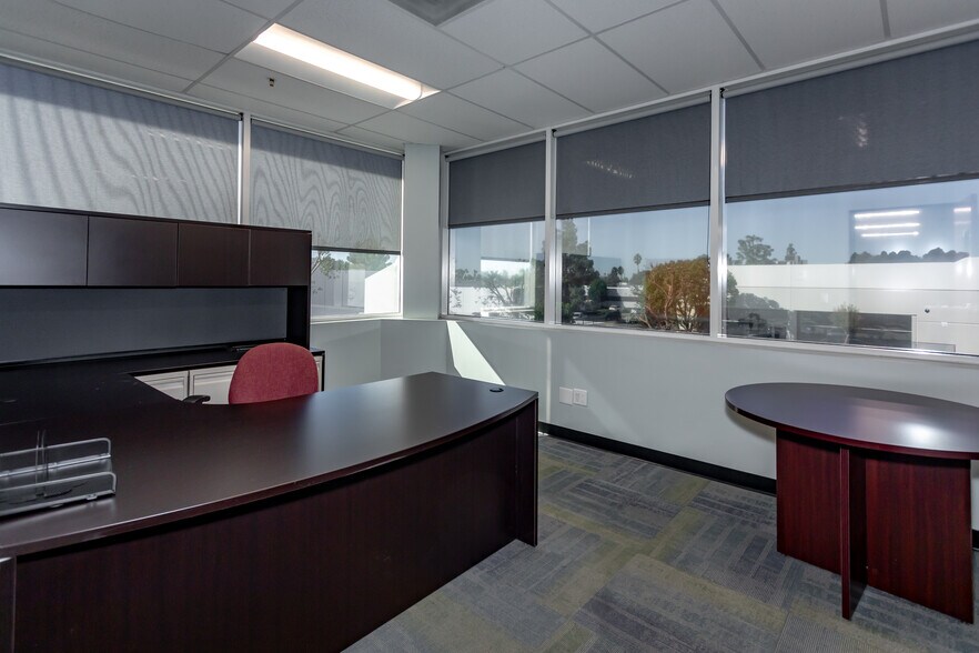 More Photos Of 10730 Bell Ct, Rancho Cucamonga Warehouse For Lease