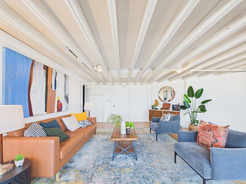 More Photos Of 4053 Harlan St, Emeryville Apartments For Sale
