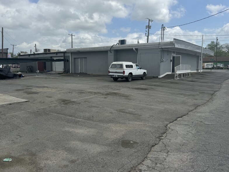 More Photos Of 3715 Rossville Blvd, Chattanooga Bar For Sale