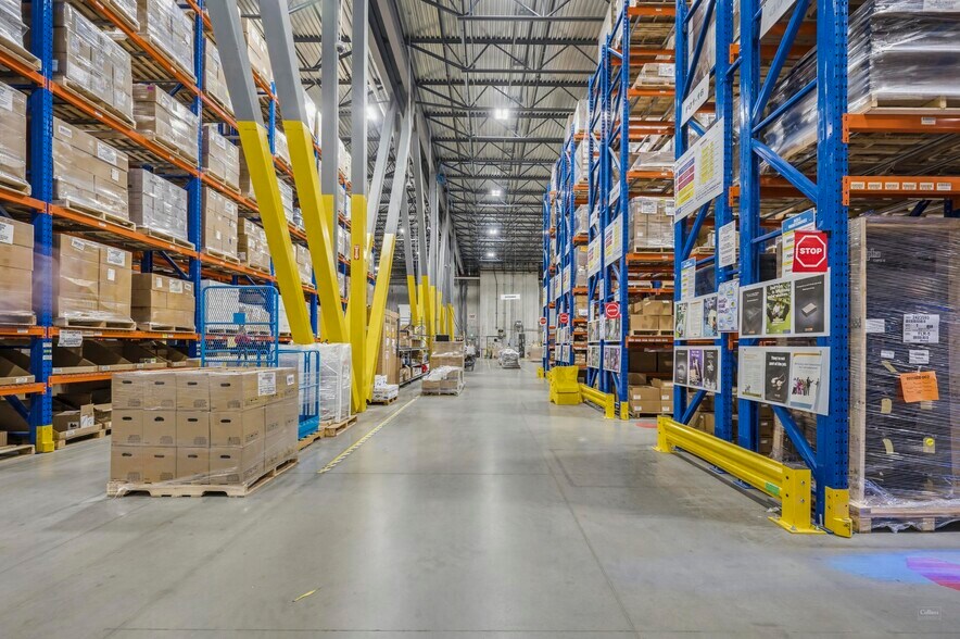 More Photos Of 16111 Blundell Rd, Richmond Distribution For Lease