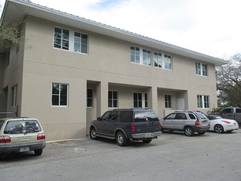 More Photos Of 4940 Bayline Dr, North Fort Myers Warehouse For Lease