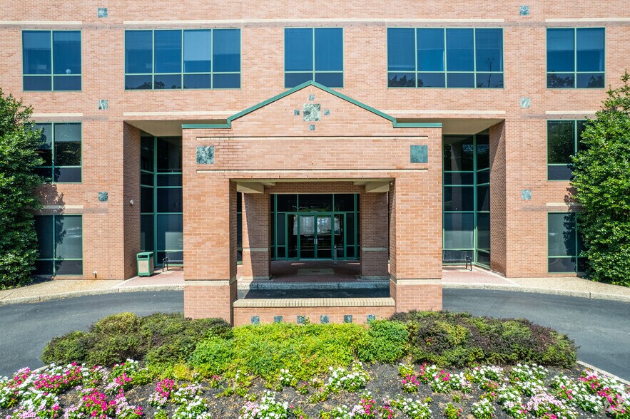 More Photos Of 930 Harvest Dr, Blue Bell Office For Lease