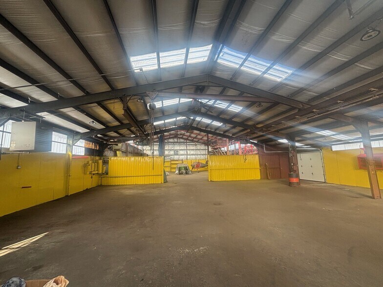 More Photos Of 50 Drummond Ave, Hubbard Warehouse For Lease