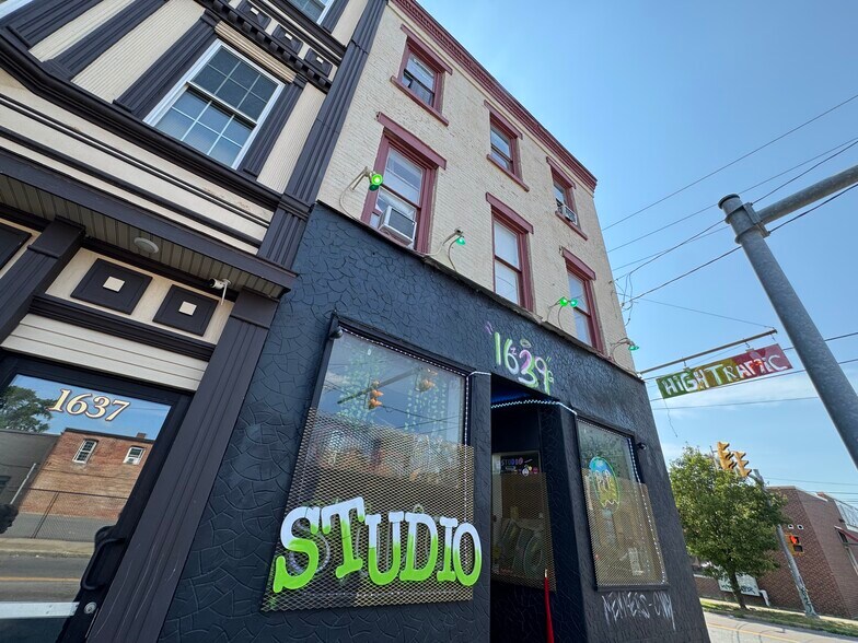 More Photos Of 1639 N Salina St, Syracuse Storefront Retail Residential For Sale
