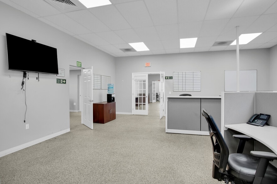 More Photos Of 1180 S Cameron St, Harrisburg Light Manufacturing For Sale