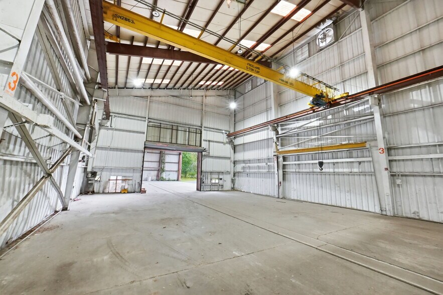More Photos Of 521 Digiulian Blvd, Glen Burnie Warehouse For Lease