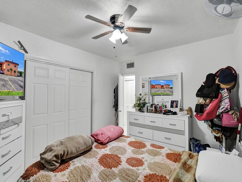 More Photos Of 720 W 16th, Hialeah Apartments For Sale