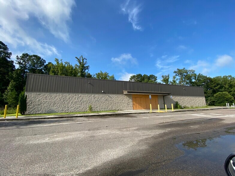 Primary Photo Of 5209 State Rd, Holly Hill General Retail For Sale