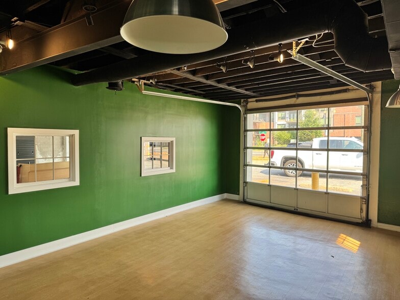 More Photos Of 2753 E College Ave, Decatur Freestanding For Lease