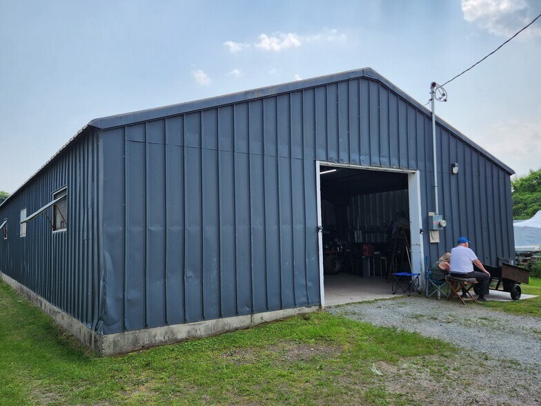 More Photos Of 53 -55 Rte 30 N, Castleton Flex For Sale