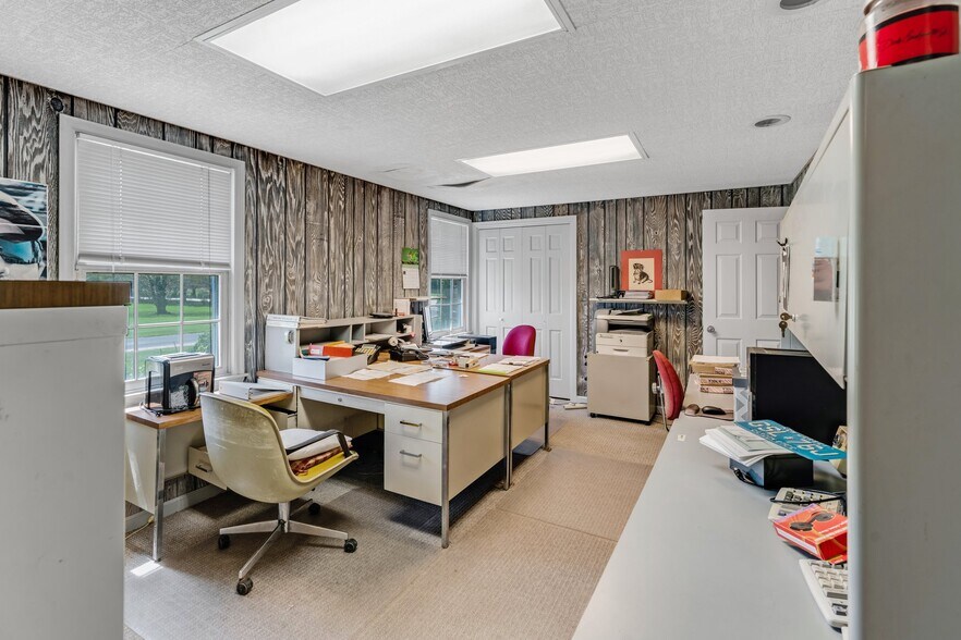 More Photos Of 1445 Catawba Ave, Newfield Service For Sale