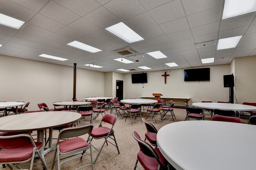 More Photos Of 3274 Medlock Bridge Rd, Peachtree Corners Flex For Sale