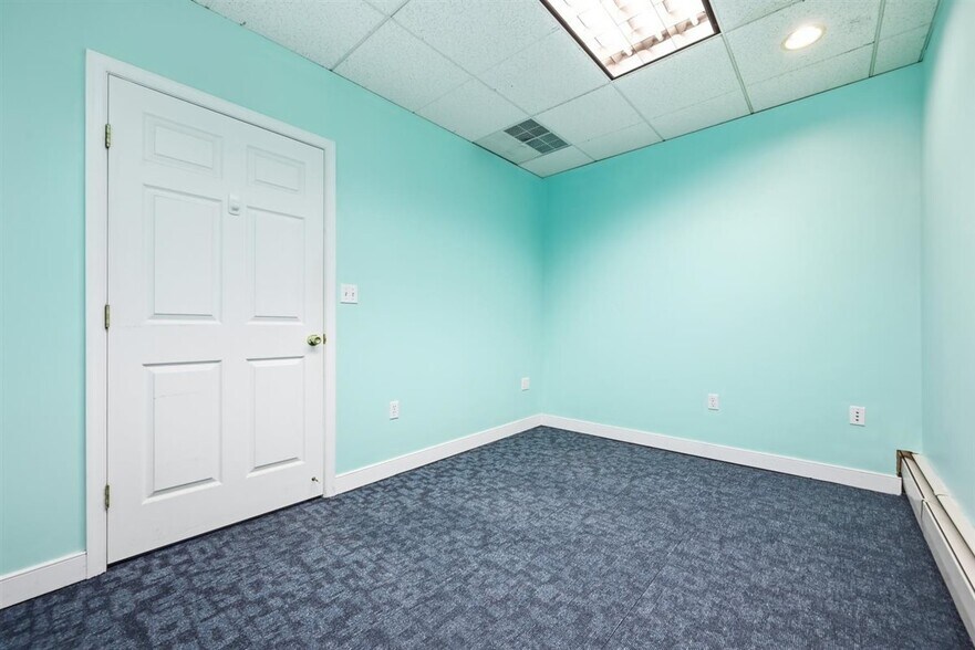 More Photos Of 90 N Franklin St, Pen Argyl Office Residential For Sale