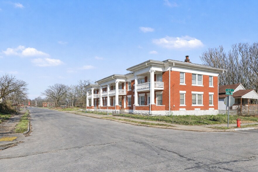 More Photos Of 2712 E 26th St, Kansas City Apartments For Sale
