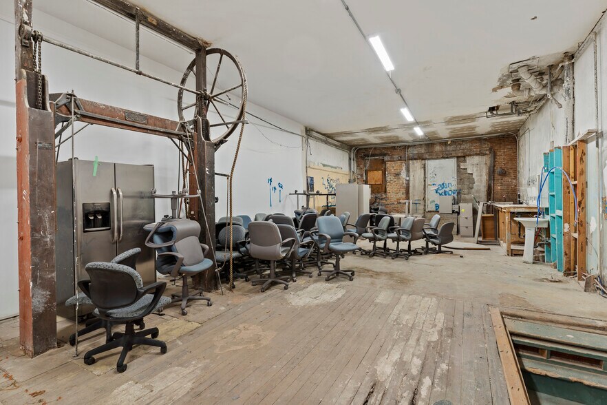 More Photos Of 2208-2212 S Washington blvd, Ogden Storefront Retail Office For Sale