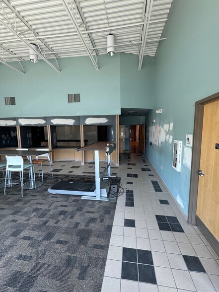 More Photos Of 3350 Broadmoor Ave SE, Grand Rapids Medical For Lease