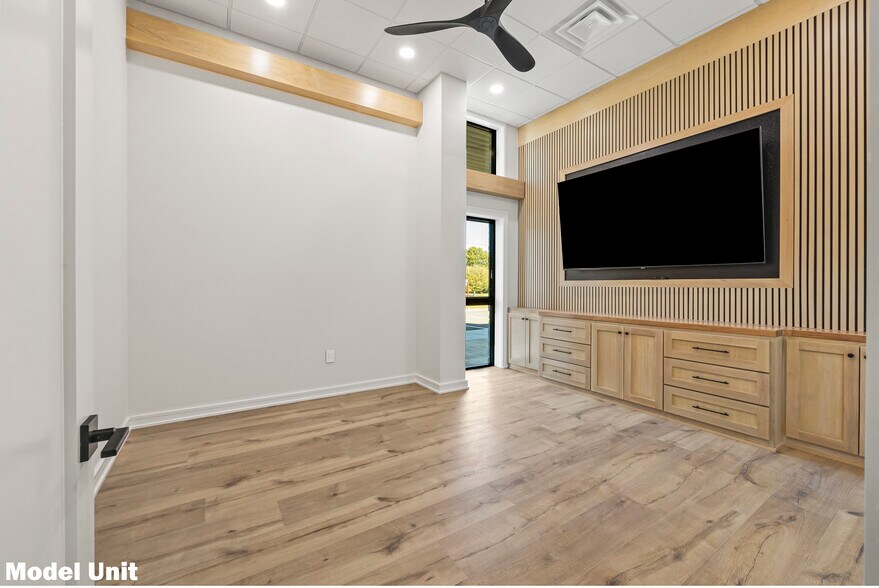 More Photos Of 4103 SW 2nd St, Bentonville Office For Lease