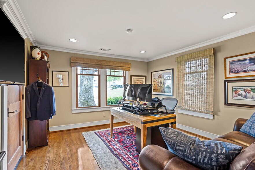 More Photos Of 7 Henderson Rd, Greenville Office For Sale