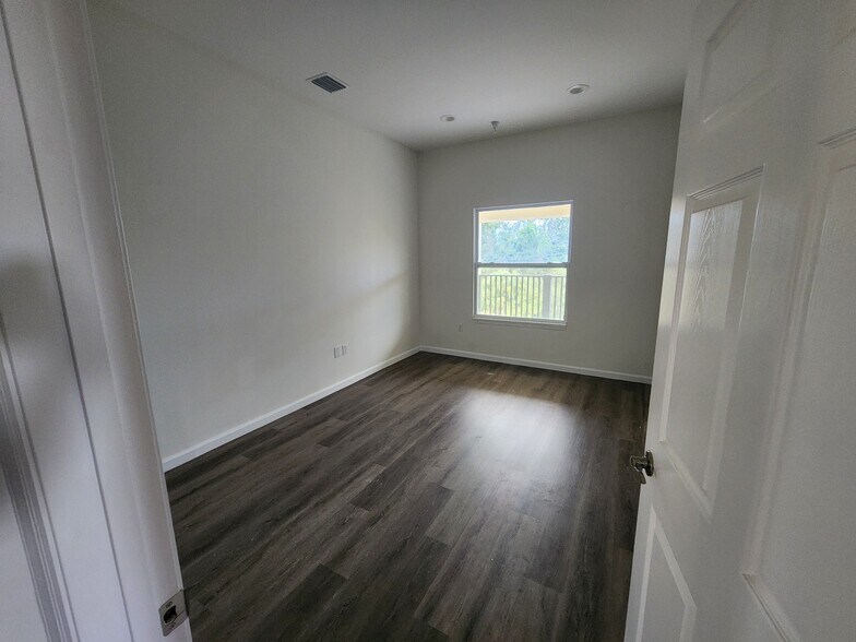More Photos Of 2641 Fruitville Rd 0, Sarasota Medical For Sale