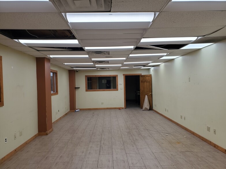 More Photos Of 163 Imlay St, Brooklyn Warehouse For Lease