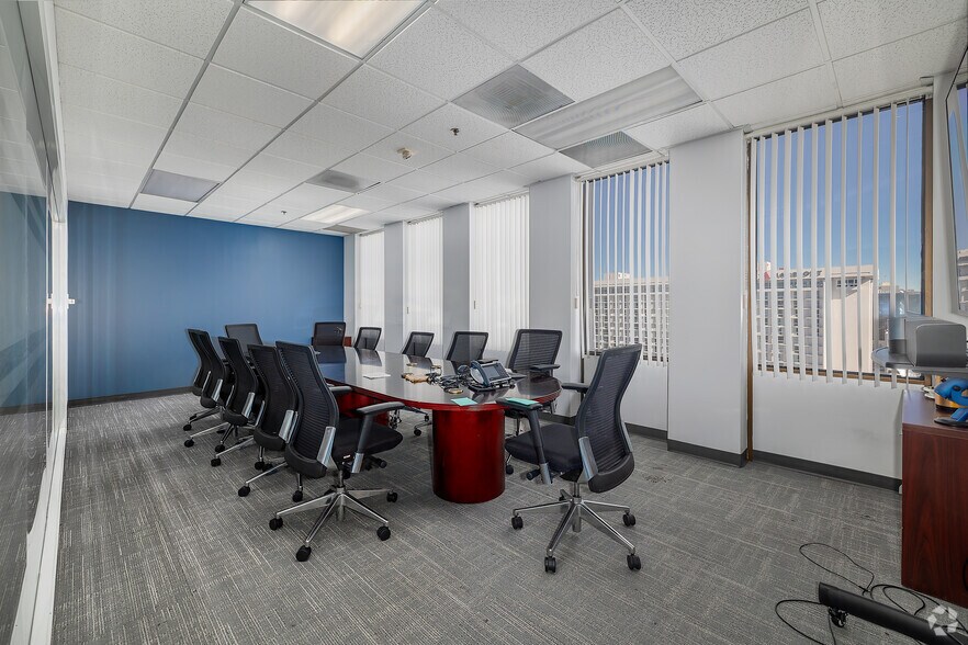 More Photos Of 5901 W Century Blvd, Los Angeles Coworking Space