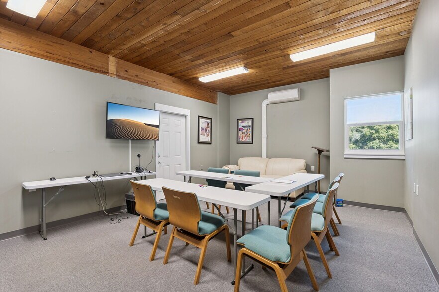 More Photos Of 9300 University Blvd, Orlando Specialty For Sale