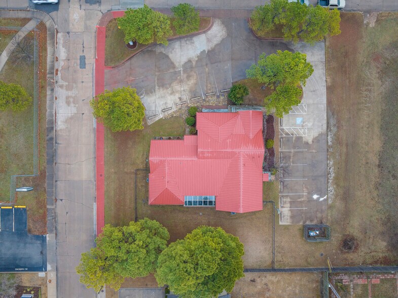 More Photos Of 3228 S Jamestown Ave, Tulsa Medical For Sale