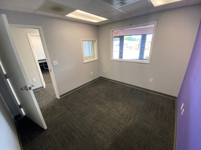 More Photos Of 1954 E Main St, Albemarle Showroom For Lease