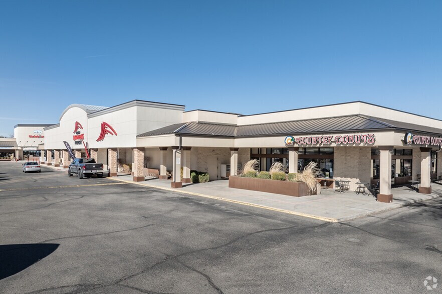 More Photos Of 10346-10500 W Overland Rd, Boise Supermarket For Lease
