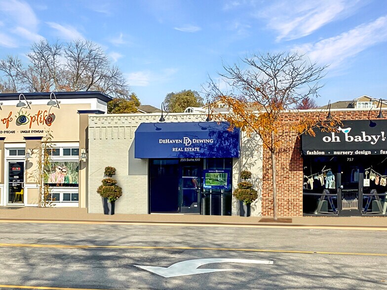 More Photos Of 755-795 E Lake St, Wayzata Storefront For Lease