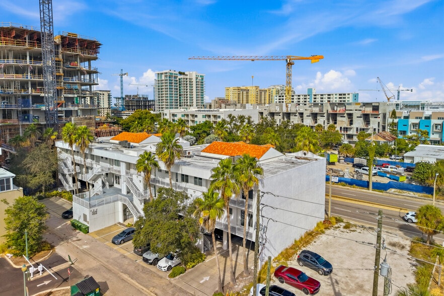 Primary Photo Of 1348-1358 Fruitville Rd, Sarasota Office Residential For Sale