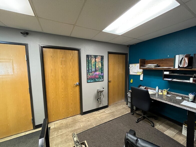 More Photos Of 1901 S Bannock St, Denver Warehouse For Lease