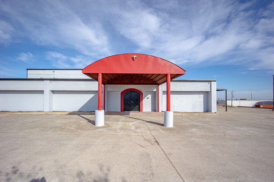 More Photos Of 6825 W Wilshire Blvd, Oklahoma City Theater Concert Hall For Sale
