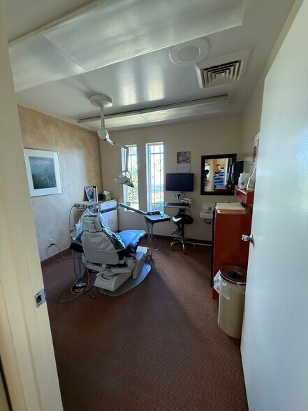 More Photos Of 2415 W Main St, Mesa Medical For Sale
