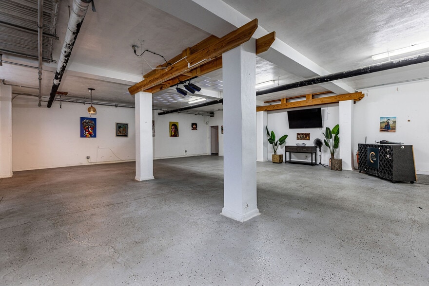 More Photos Of 6819 Vine St, Cincinnati Lodge Meeting Hall For Sale