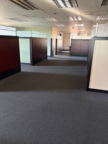 More Photos Of 2020 W Front St, Statesville Manufacturing For Lease