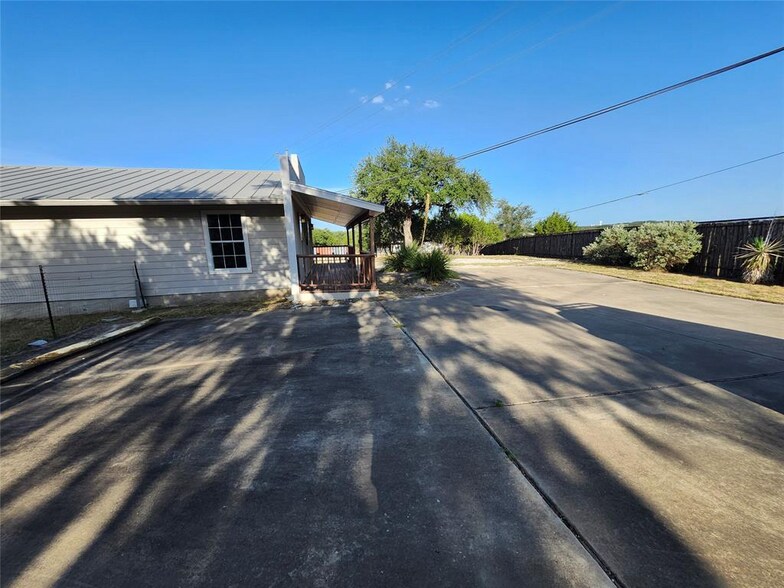 More Photos Of 12716 Fitzhugh Rd, Austin Office For Lease