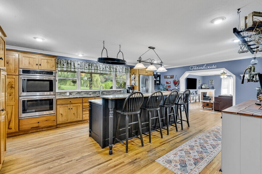More Photos Of 5643 Yankee St, Fredericktown Specialty For Sale