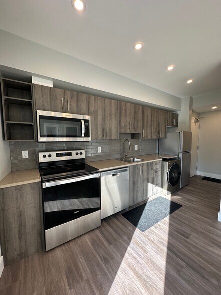 More Photos Of 144 Renfrew Av, Ottawa Apartments For Sale