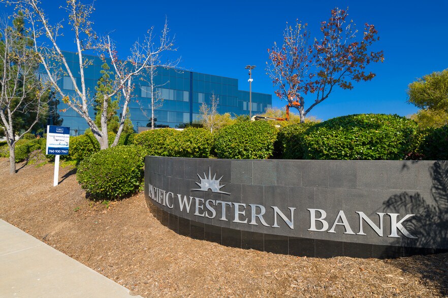 More Photos Of 900 Canterbury Pl, Escondido Office For Lease