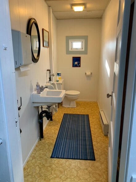 More Photos Of 1049 Tiogue Ave, Coventry Showroom For Lease