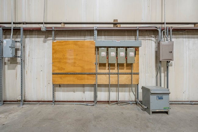 More Photos Of 1004 N Victor Ave, Tulsa Warehouse For Lease