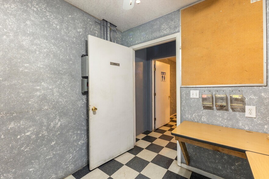 More Photos Of 2155 Trinity Dr, Los Alamos Industrial For Sale