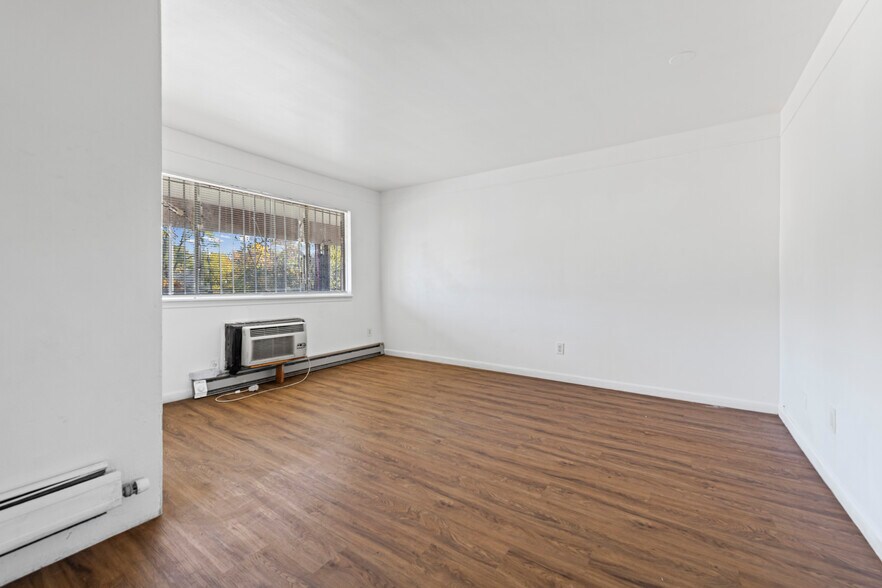 More Photos Of 19625 Conant, Detroit Apartments For Sale