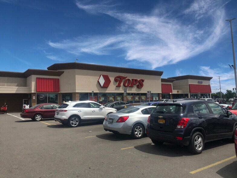 More Photos Of 1698 Sheridan Dr, Kenmore Storefront For Lease