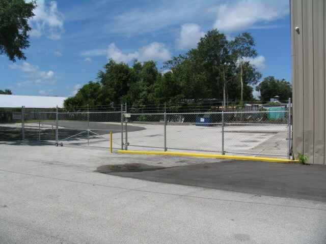 More Photos Of 342 W Michigan Ave, Deland Warehouse For Lease