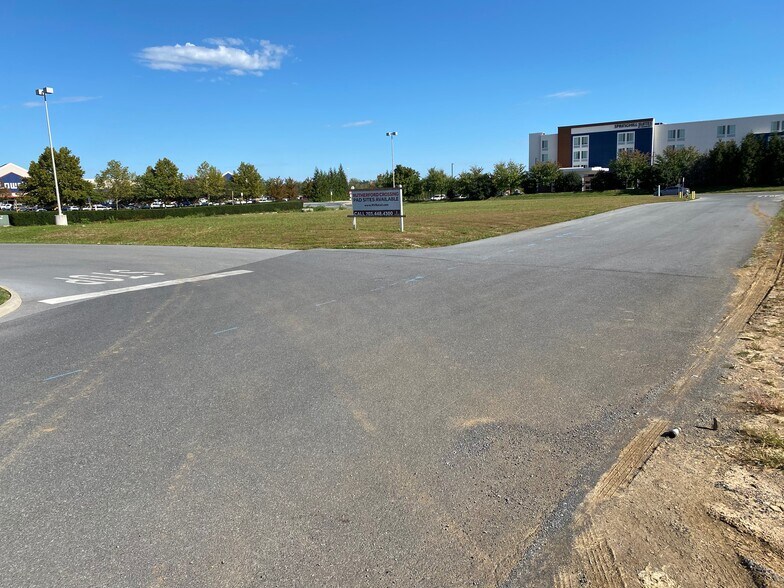 More Photos Of 115 Market St, Winchester Land For Lease