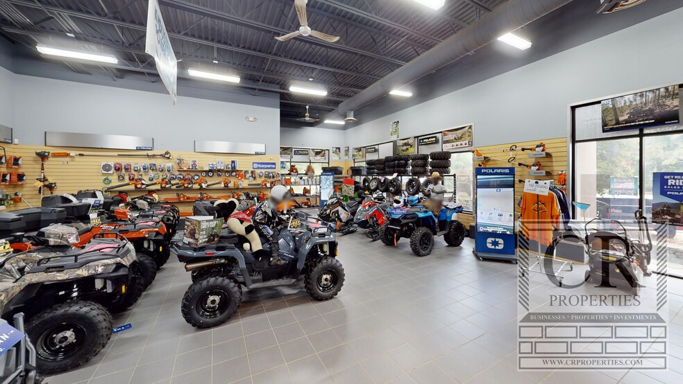 More Photos Of 1680 Route 9G, Hyde Park Freestanding For Sale