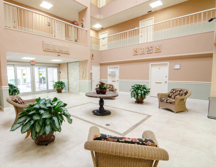 More Photos Of 900 NW 13th St, Boca Raton Medical For Lease