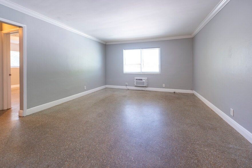 More Photos Of 806 NE 16th Pl, Fort Lauderdale Apartments For Sale